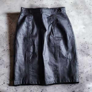 I.O.U. Vintage 90'a Genuine Black Leather Mini Skirt Size 5